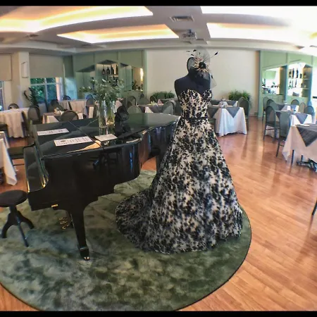 Brianteo And Restaurant 4*