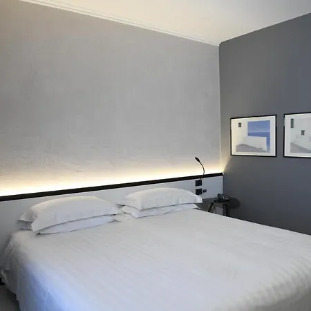 Hotel Brianteo And Restaurant