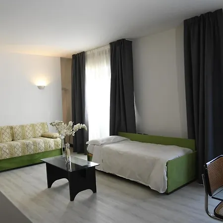 Hotel Brianteo And Restaurant 4*