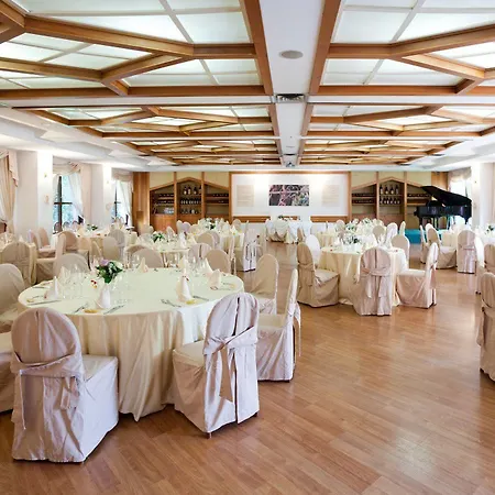 Brianteo And Restaurant Hotel Burago di Molgora