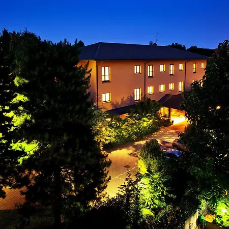 Brianteo And Restaurant Hotel 4*