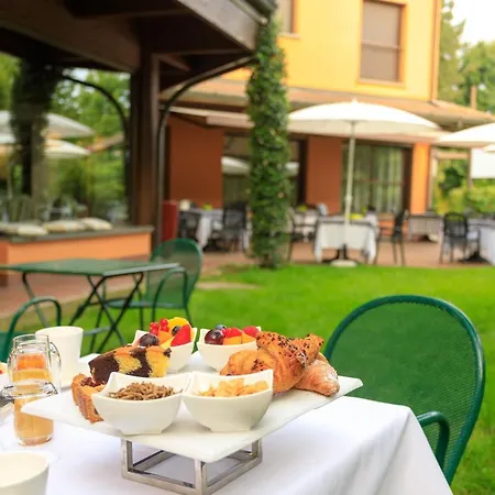 Brianteo And Restaurant Hotel 4*