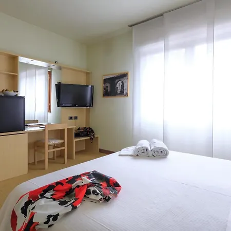 Hotel Brianteo And Restaurant Burago di Molgora