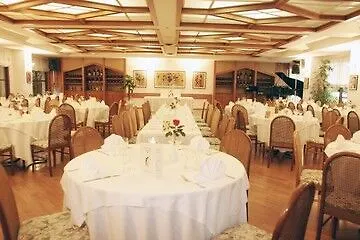 Brianteo And Restaurant 4*